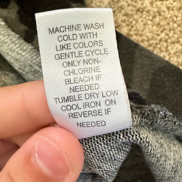 Cato Split Camouflage & Gray Long Sleeved Shirt | Size S - Picture 8 of 8